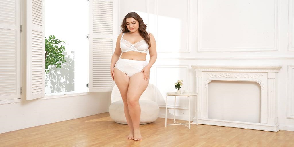 Plus-Size Lingerie